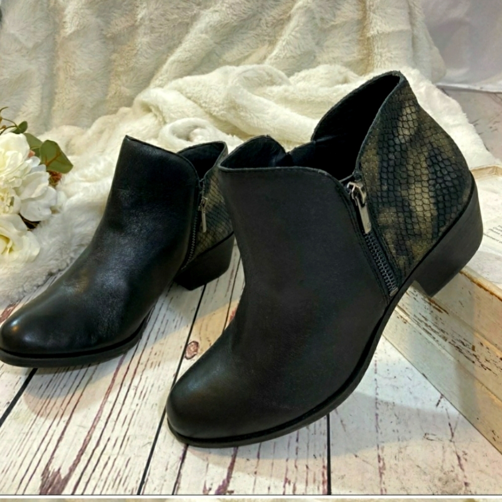 Lucky Brand blare moto leather ankle booties